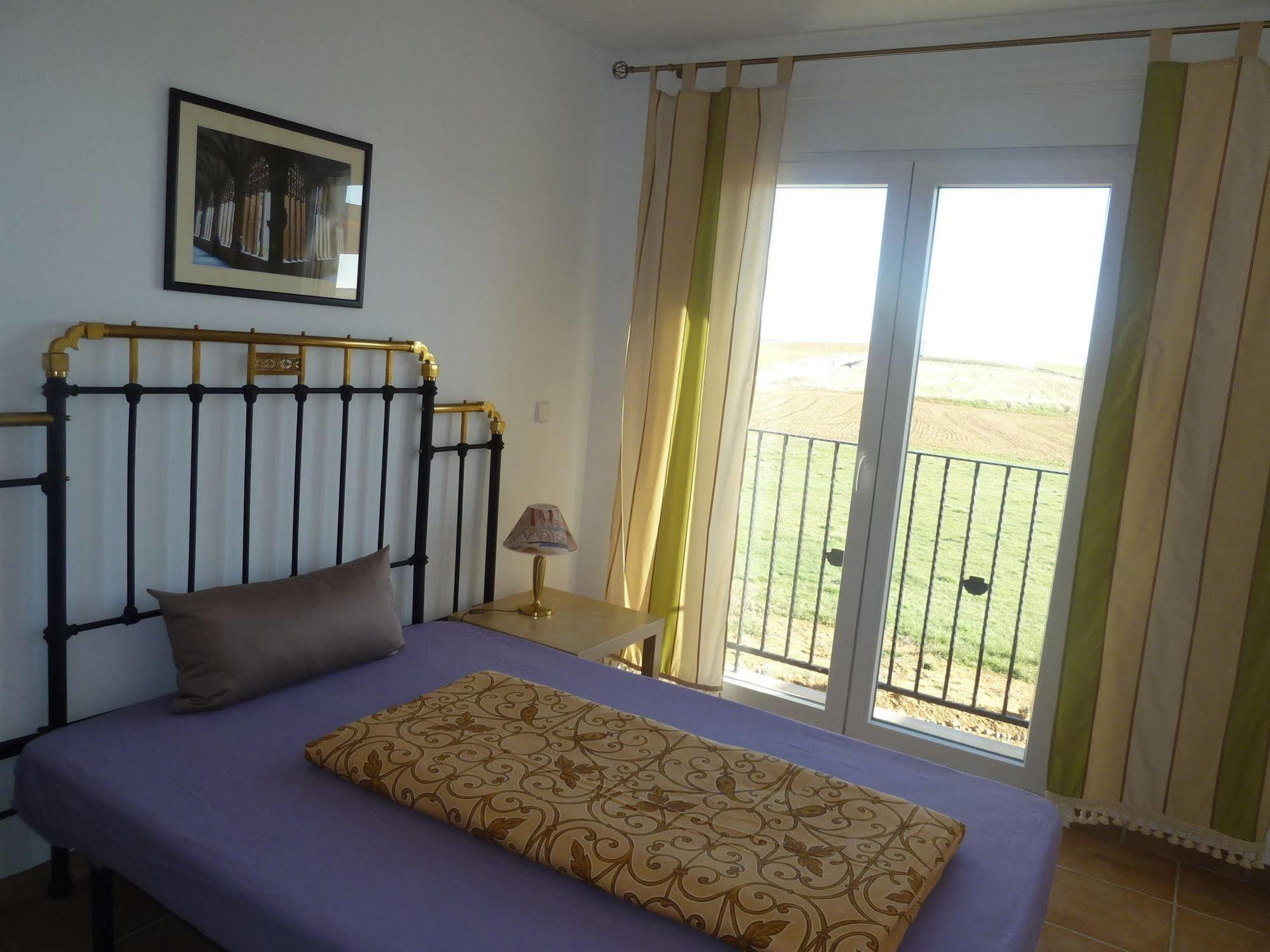 Hostal Moratinos Exterior photo